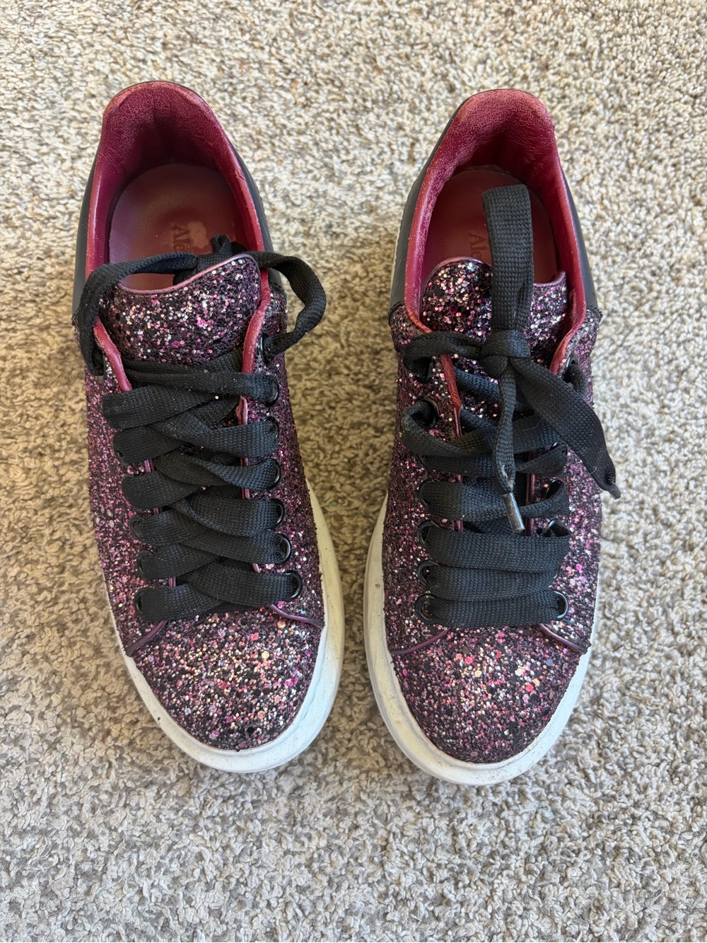 Alexander McQueen Magenta Glitter Low-Top Sneakers with Black Laces